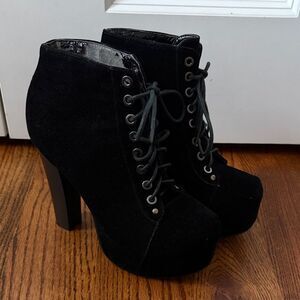 Delicacy Black Lace-Up Ankle Boots Size 8